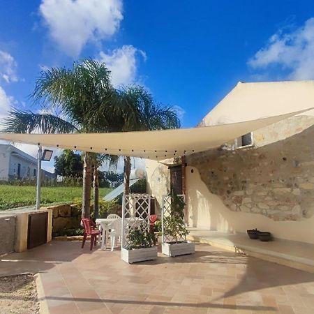 Casale Sammartano Apartments Ummari Экстерьер фото