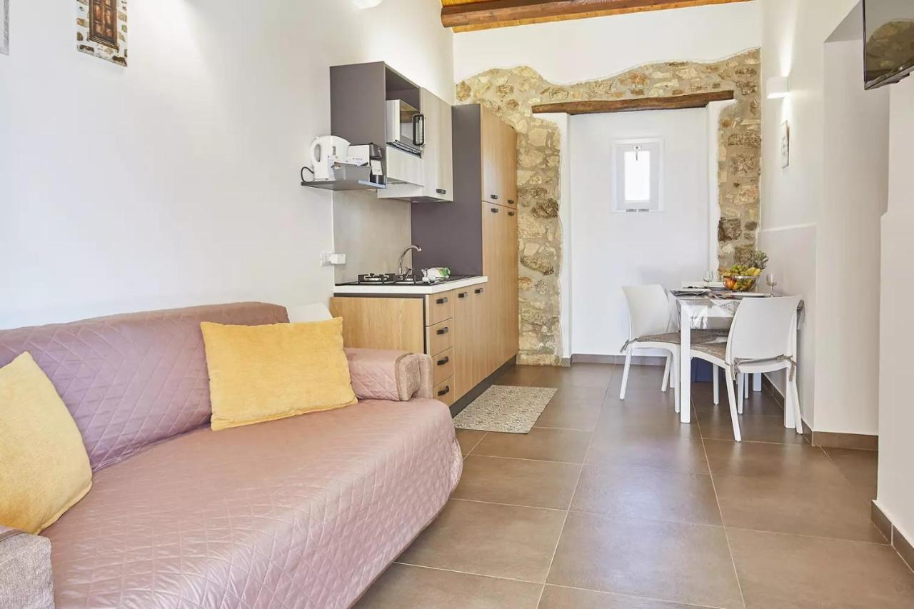Casale Sammartano Apartments Ummari Экстерьер фото