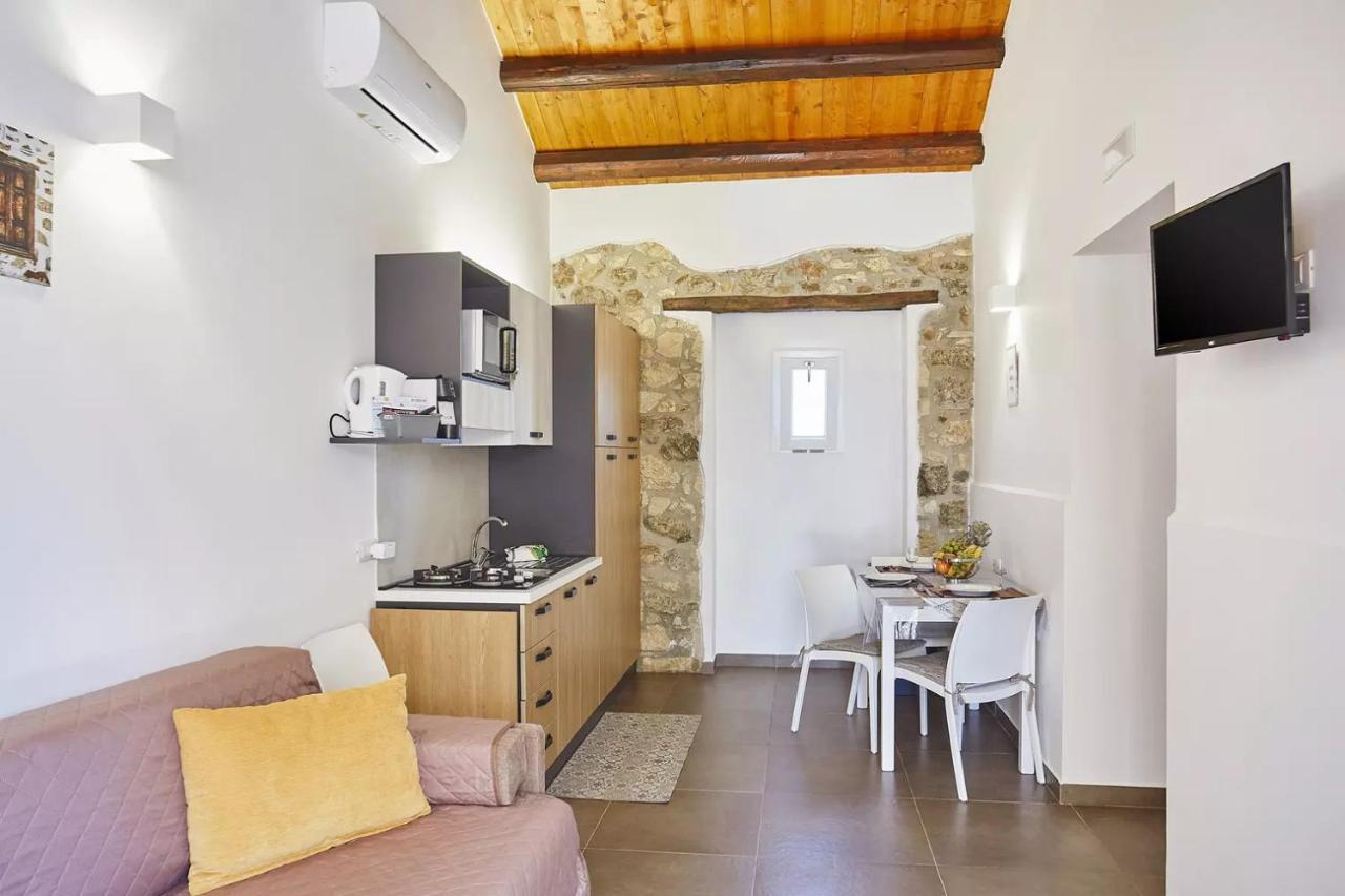 Casale Sammartano Apartments Ummari Экстерьер фото