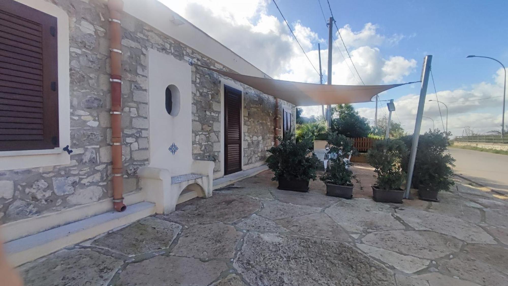 Casale Sammartano Apartments Ummari Экстерьер фото